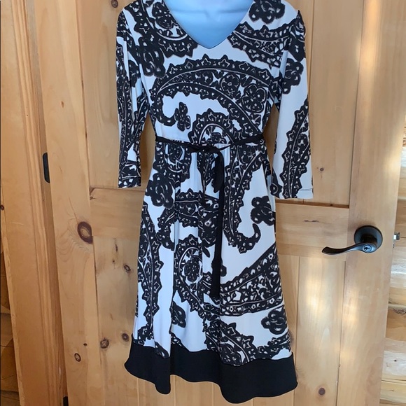 Dress - Picture 3 of 4